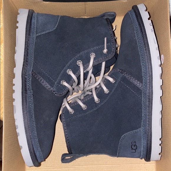 UGGS - Picture 2 of 2